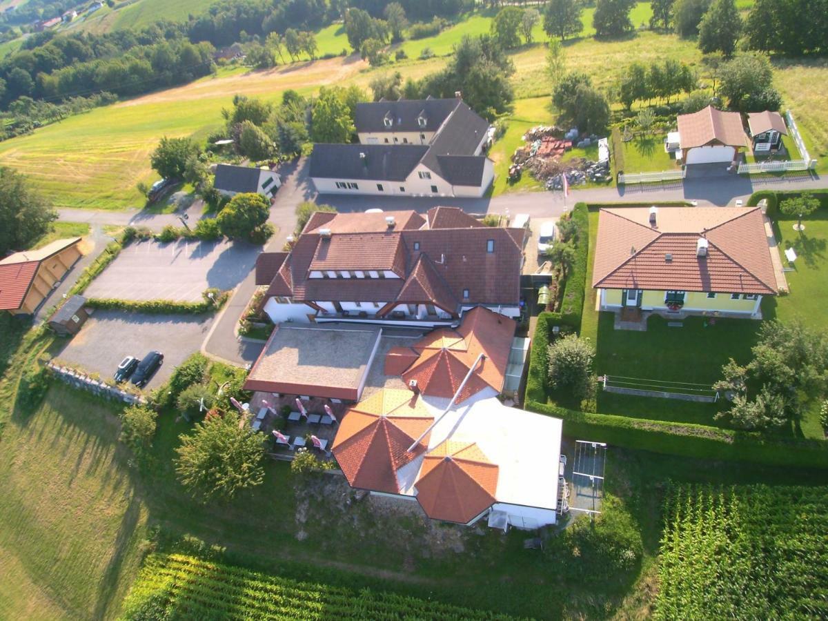 Pension Restaurant Rosenberg Gyanafalva Kültér fotó