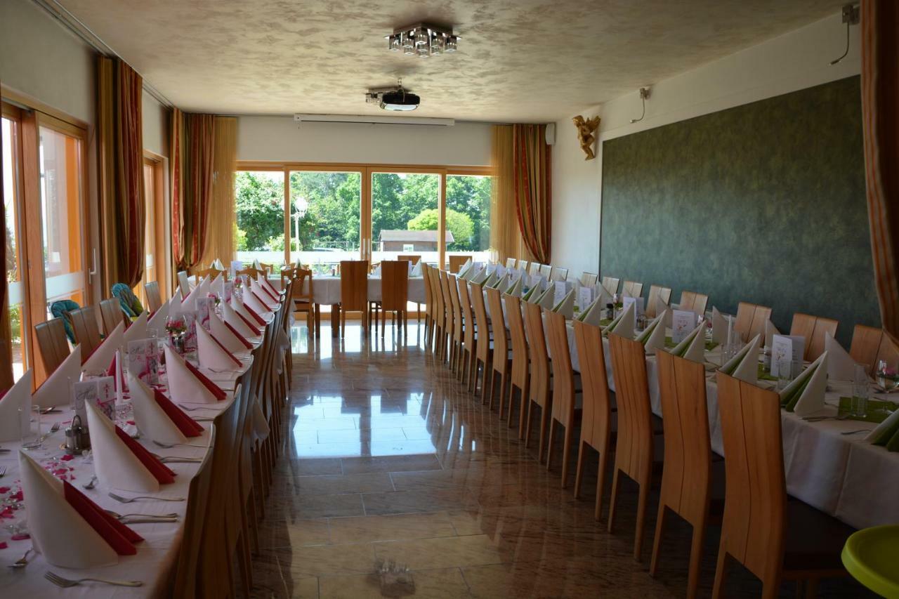 Pension Restaurant Rosenberg Gyanafalva Kültér fotó
