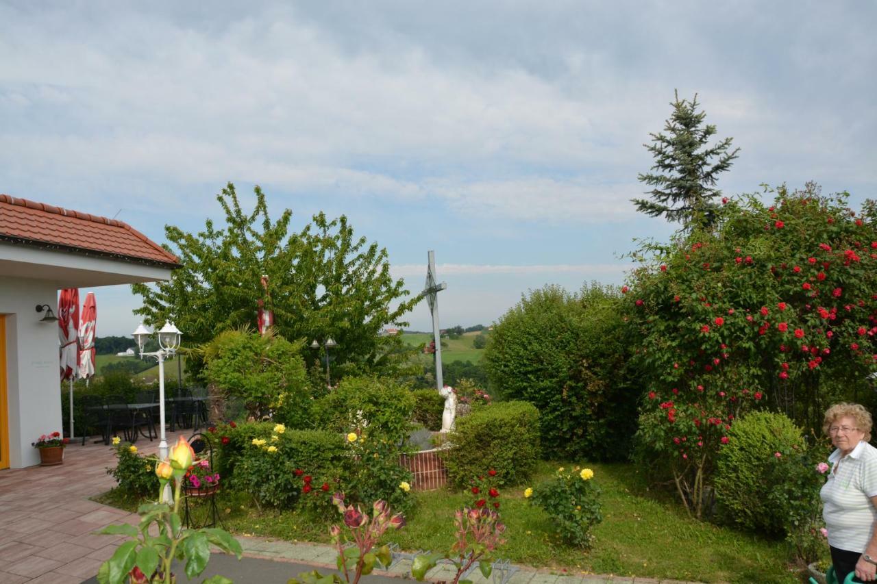 Pension Restaurant Rosenberg Gyanafalva Kültér fotó