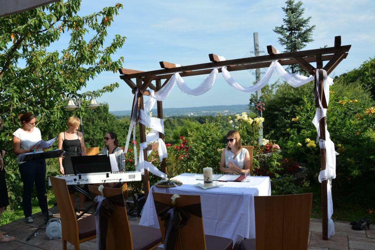 Pension Restaurant Rosenberg Gyanafalva Kültér fotó