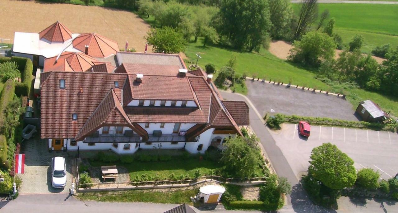 Pension Restaurant Rosenberg Gyanafalva Kültér fotó