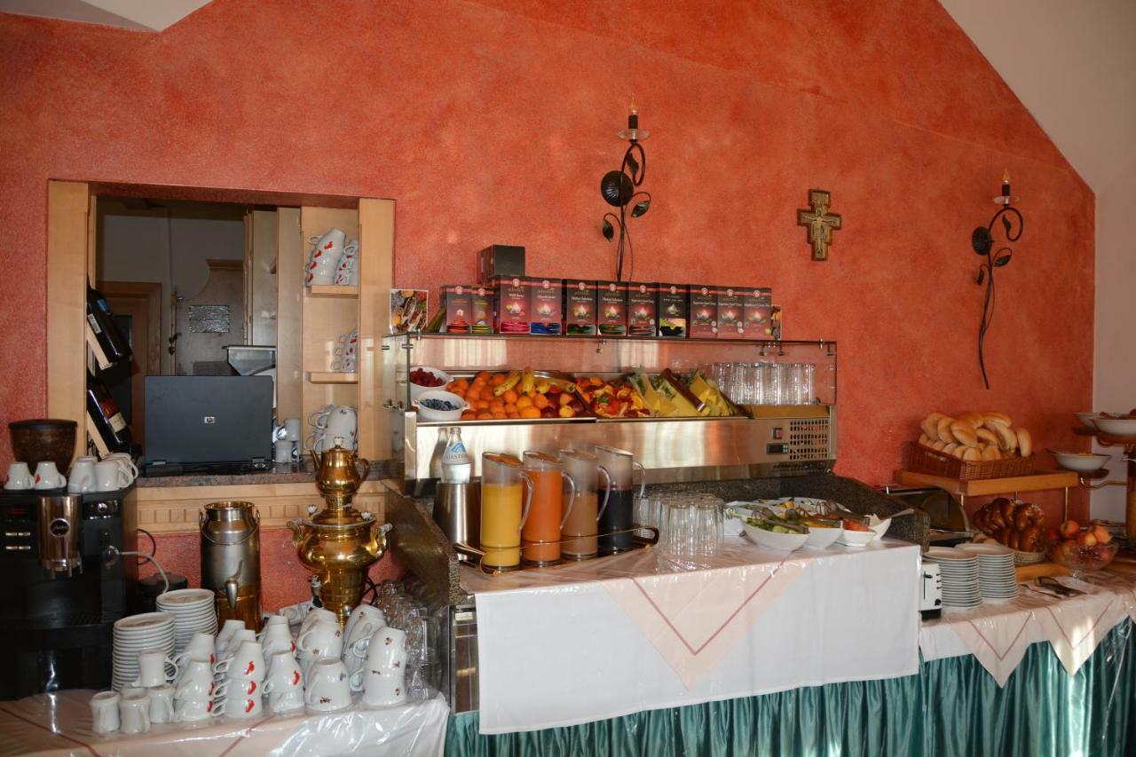 Pension Restaurant Rosenberg Gyanafalva Kültér fotó