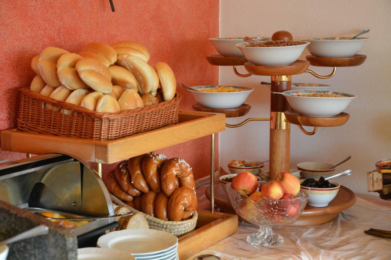 Pension Restaurant Rosenberg Gyanafalva Kültér fotó