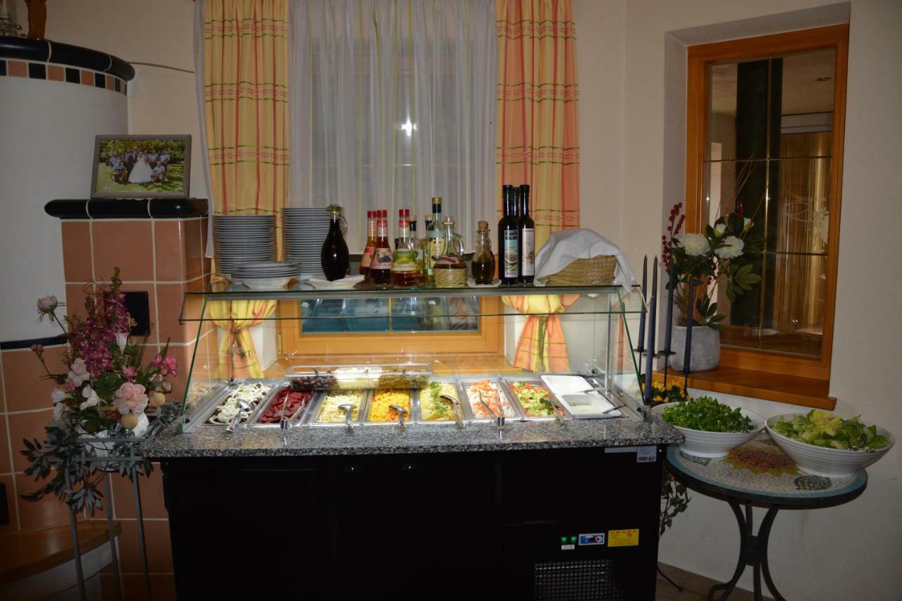 Pension Restaurant Rosenberg Gyanafalva Kültér fotó